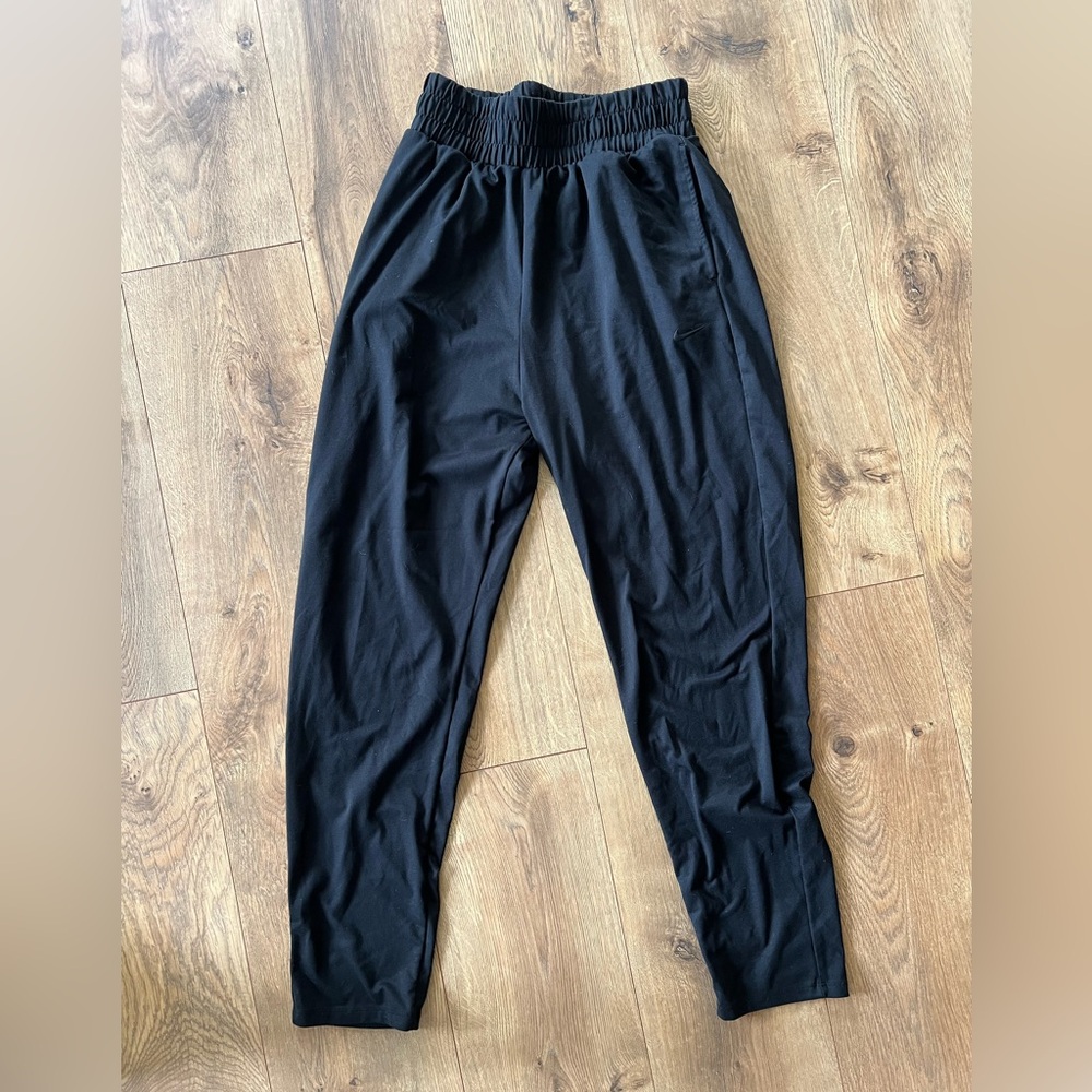 Nike Flow Lux Dri-FIT bottoms